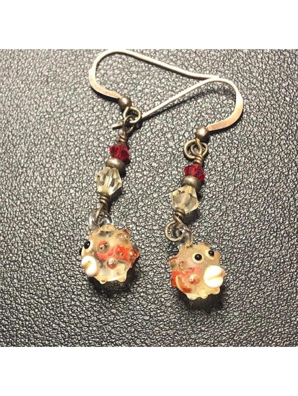 B1723 Artisan Glass Anthropomorphic Pufferfish Dangle Earrings Sterling Silver